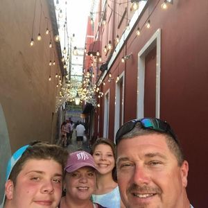 Meet your Posher, Vangie